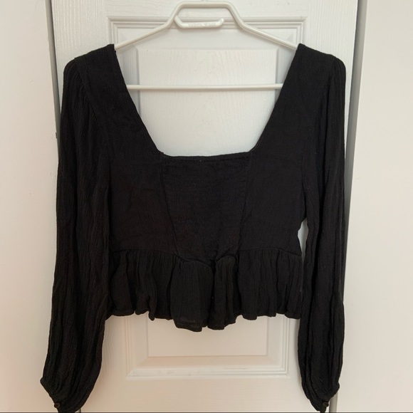 AE low-cut flowy blouse with buttons - Picture 2 of 5